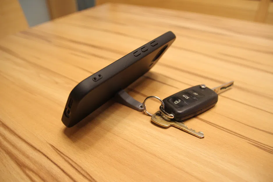 Móc khóa kiêm giá đỡ điện thoại (Keychain smartphone holder) - Image 2