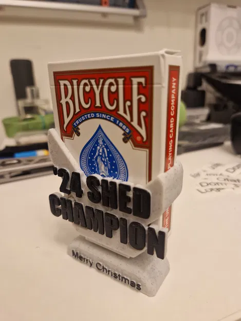 Cúp kẹp bộ bài Bicycle (Bicycle Deck) – Trophy giữ bài - Image 1