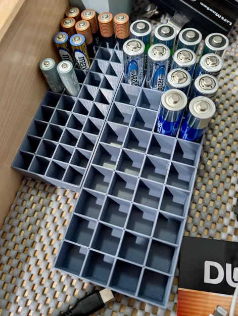 Giá đỡ pin đơn giản (AA & AAA) kèm Fusion tham số hóa và file OpenSCAD - Image 1