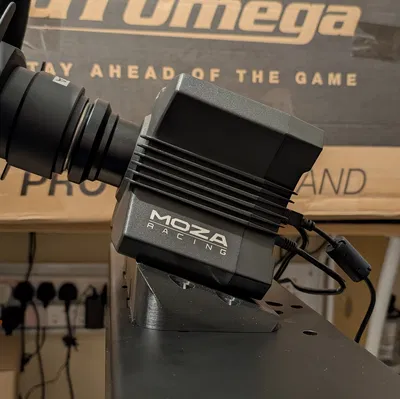 Moza R5 Wheel Base sang GT Omega - Adapter (printables remix)