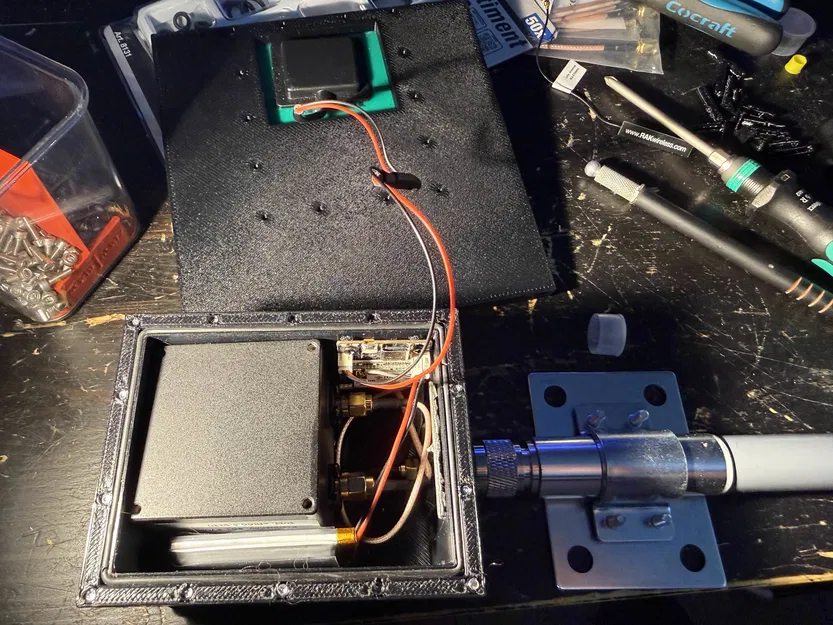 Vỏ node LoRA Meshtastic solar RAK19003 (enclosure chống nước) - Image 2