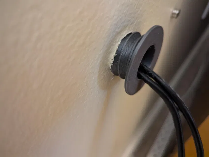 Đầu luồn cáp mạng xuyên tường dạng ren (Network Cable Passthrough - Threaded) - Image 1