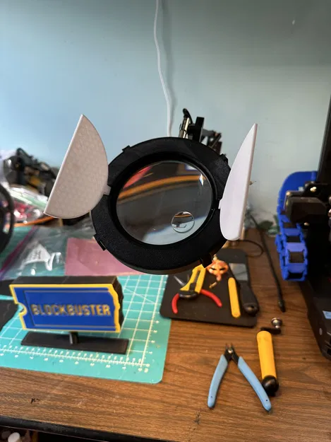 Tấm che kính lúp có đèn (Lighted Magnifier Shield) - Image 2