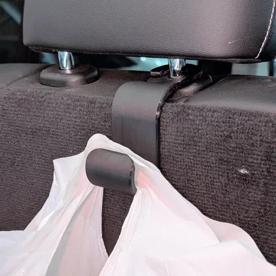 Móc gối đầu ô tô treo túi đi chợ trong cốp (Car Headrest Hook for Grocery Bags)