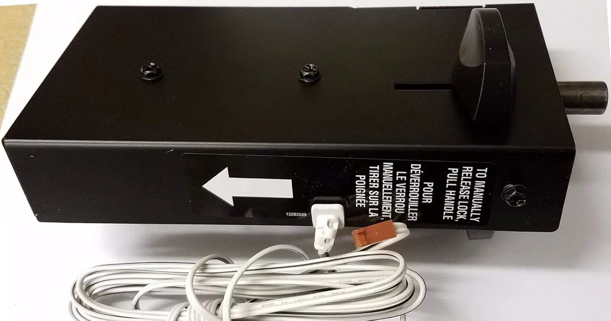 Bảo vệ chốt LiftMaster 841LM Deadbolt Protector - Image 1