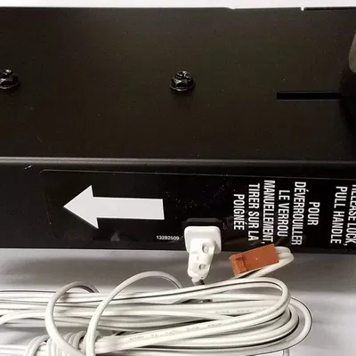 Bảo vệ chốt LiftMaster 841LM Deadbolt Protector