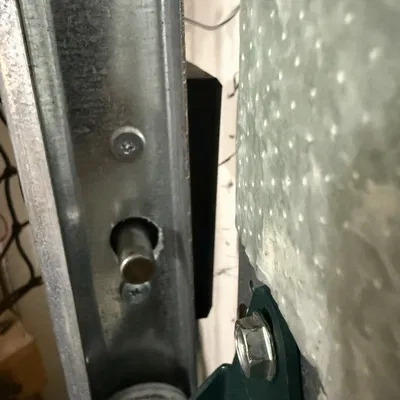 Bảo vệ chốt LiftMaster 841LM Deadbolt Protector