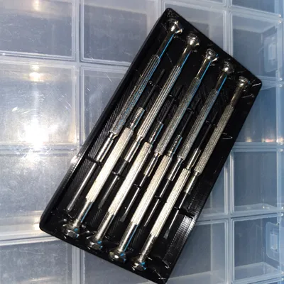 Khay đựng tua vít Precision (Precision Screwdriver Holder)