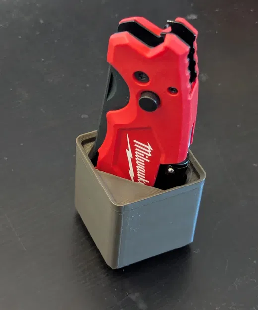 Giá đỡ Gridfinity 1x1 cho Milwaukee Fastback (Gridfinity Milwaukee Fastback Holder) - Image 1