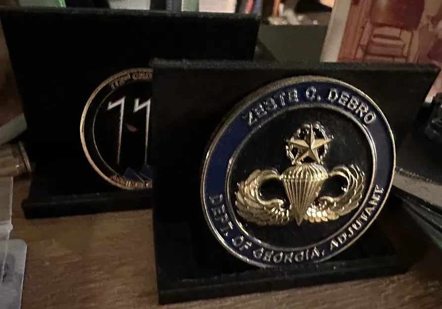 Kệ trưng bày Challenge Coin dạng Modular - Image 2