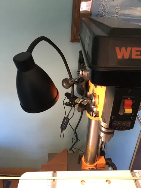 Kẹp Đèn Cho Máy Khoan Bàn (Drill Press Lamp Clamp) - Image 1