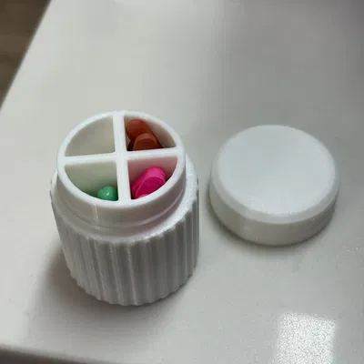 Chai đựng thuốc 4 ngăn (4 Sectioned Pill Bottle)