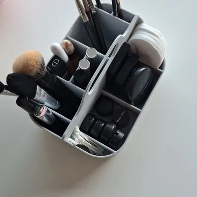 Hộp đựng đồ trang điểm (Make-up storage box)