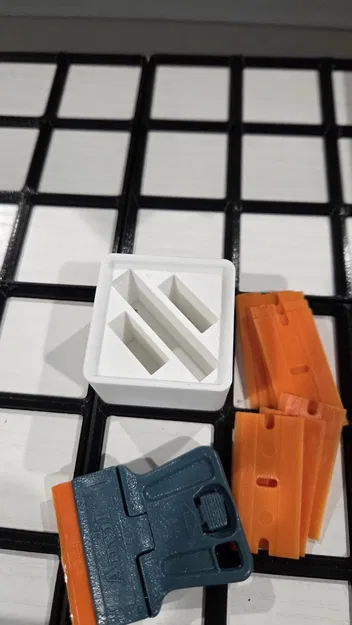 Gridfinity Anvil Plastic Scraper 1x1 - Image 2