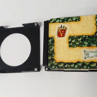 Hộp đựng bài game Labyrinth (Labyrinth Card Game Box)