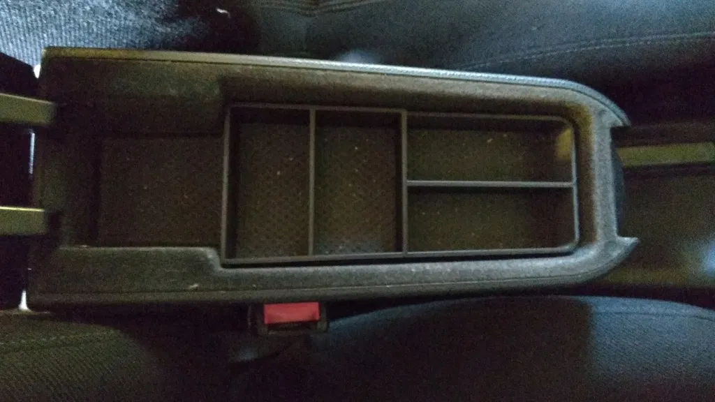 Khay chia ngăn armrest VAG – VW, Seat, Skoda | 4 ngăn - Image 1