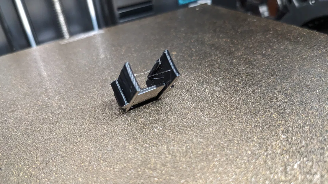 Kẹp trượt cho kéo làm vườn Fiskars - Image 2