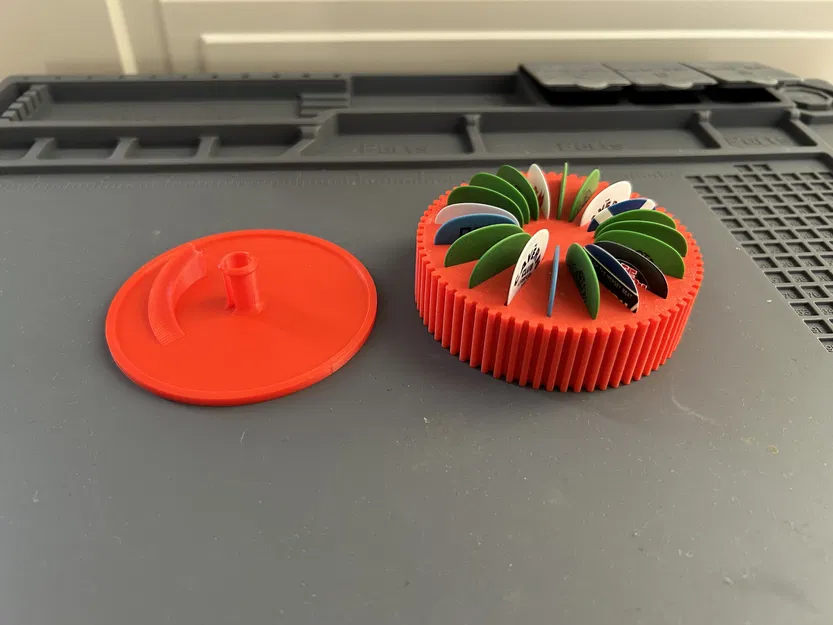 Hộp đựng pick guitar xoay (Guitar pick holder) - Image 1