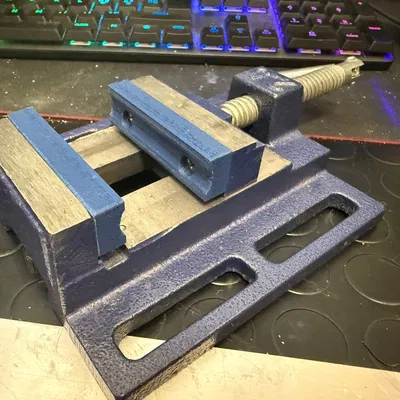 Ngàm kẹp tùy chỉnh cho ê-tô khoan (griffe personalizzate morsa da trapano)