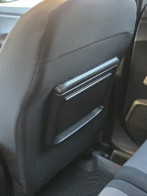 Mod che lỗ sau khi tháo bàn ghế sau Dacia Jogger (Table remove mod) - Image 2
