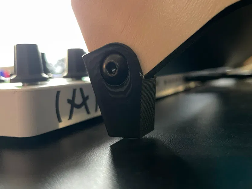 Chân bắt vít cho SEQUENZ KORG VOLCA RACK (Screw Mounted) - Image 1