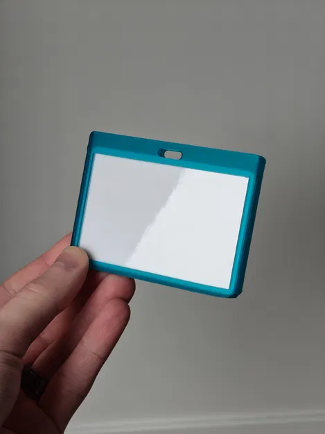 Secure Badge/ID Holder – Holder thẻ/badge khóa chống tuột - Image 1