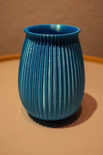 Bình Cắm Hiện Đại Gân Dọc (Ribbed Modern Vase) - Image 1