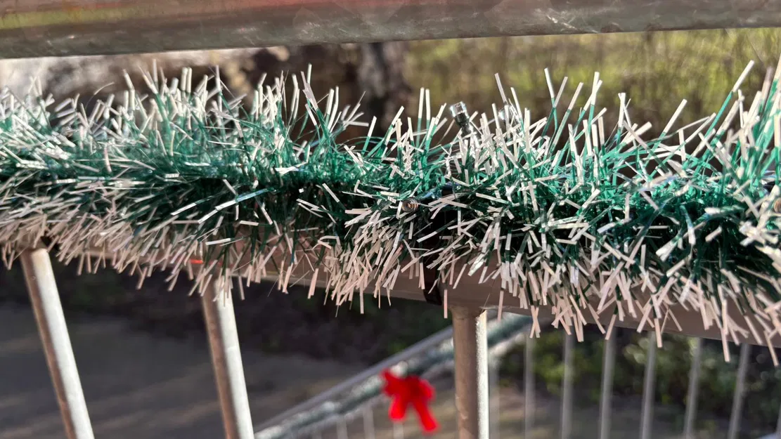 RailClip Outdoor – Kẹp lan can ban công cho dây đèn/đồ trang trí - Image 2