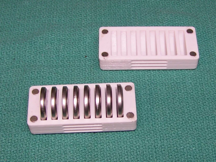 Hộp nam châm cho pin cúc áo CR2032 hoặc nhỏ hơn - Image 1