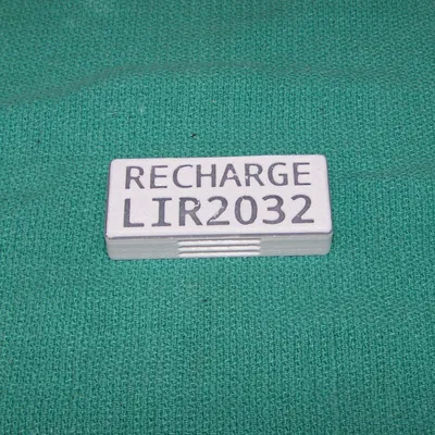 Hộp nam châm cho pin cúc áo CR2032 hoặc nhỏ hơn