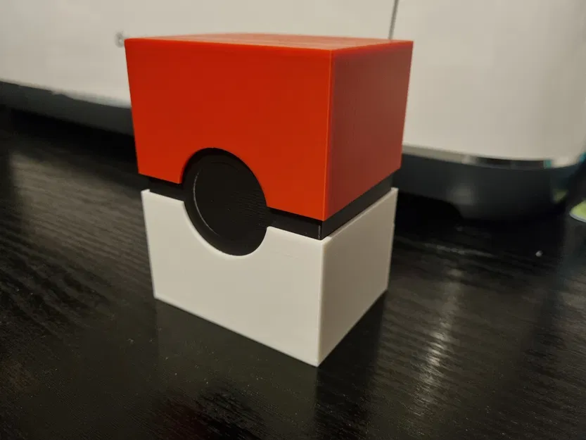 Hộp đựng bài Pokemon dạng Pokeball (size-collection-to-be) mỏng hơn - Image 1