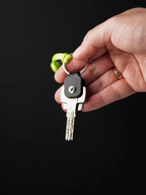 KeyMini: Bộ sắp xếp chìa khóa hybrid tối giản - Image 2