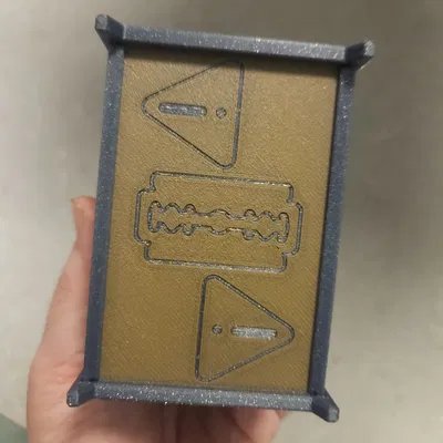 Hộp An Toàn Bỏ Lưỡi Dao Cạo (Razor Safety Bin)