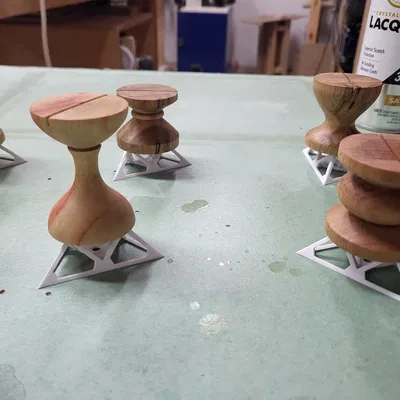 Pyramids Sơn 3 Điểm Có Thể Xếp Chồng (Stackable Three Point Paint Pyramids)