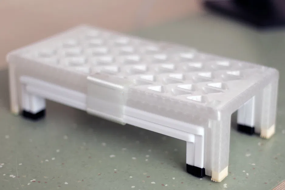 Bàn xếp chồng tiết kiệm chỗ kèm vớ chân (Space-saving stackable tables with socks) - Image 4