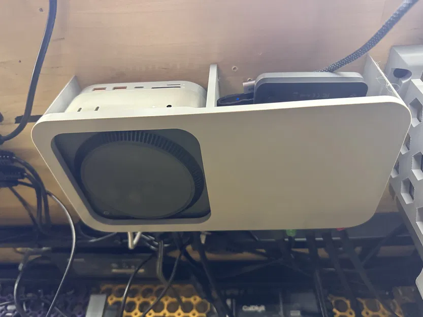 Giá treo dưới bàn Mac Mini M4 kèm kệ bên hông - Image 2