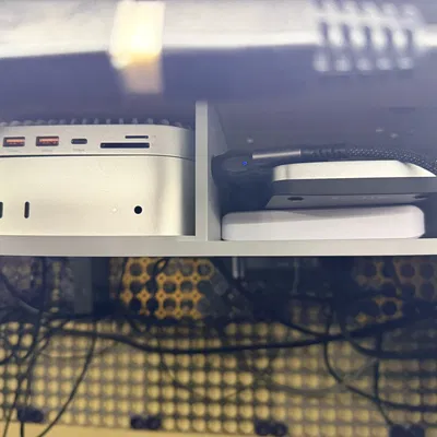 Giá treo dưới bàn Mac Mini M4 kèm kệ bên hông