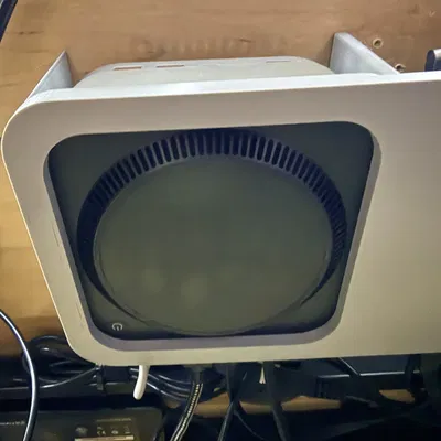 Giá treo dưới bàn Mac Mini M4 kèm kệ bên hông