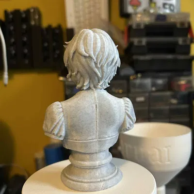 Tượng bán thân Muse Nocturne lấy cảm hứng từ Mylène Farmer