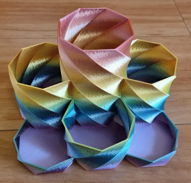 Giá Đỡ Bút / Stojan Na Tužky - Image 1