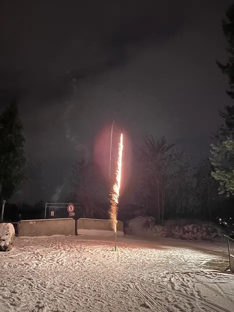 Chân đế Roman candle mừng Năm Mới - Image 1