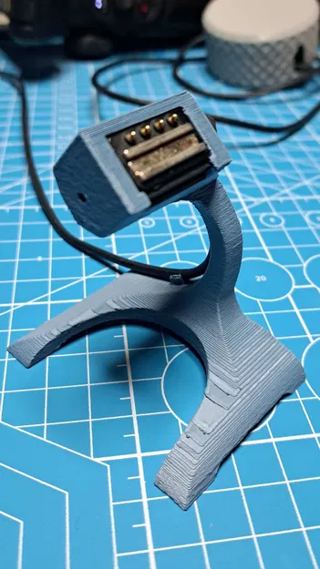 Đế sạc Suunto 9 Baro – Charging Stand & Desktop Dock - Image 3