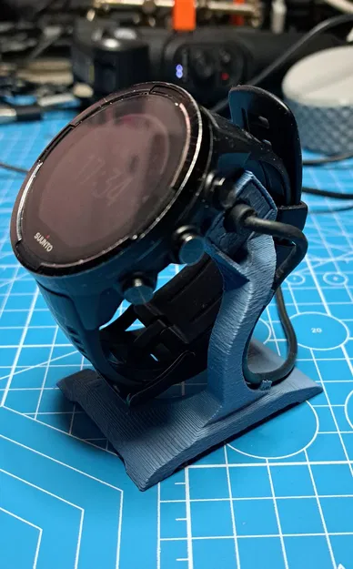 Đế sạc Suunto 9 Baro – Charging Stand & Desktop Dock - Image 4