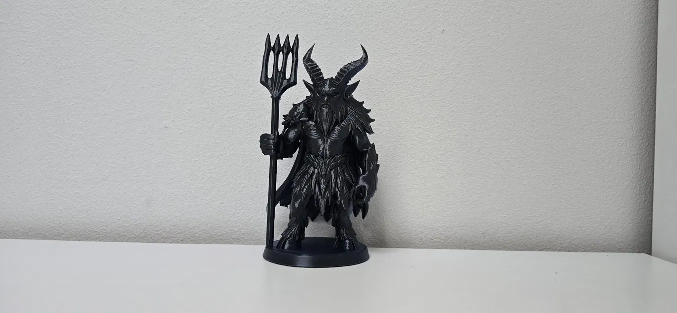 Vệ Binh Hoàng Gia Vực Sâu với Halberd - Image 1