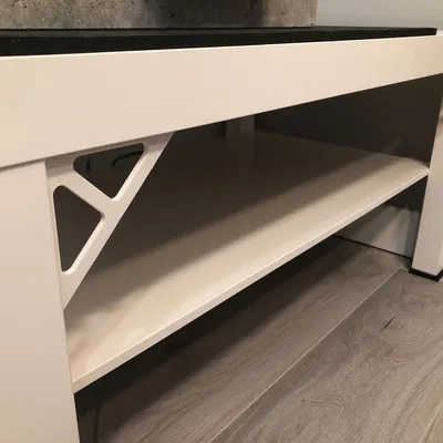 Ke góc chữ L chống rung cho bàn (tương thích IKEA LACK)