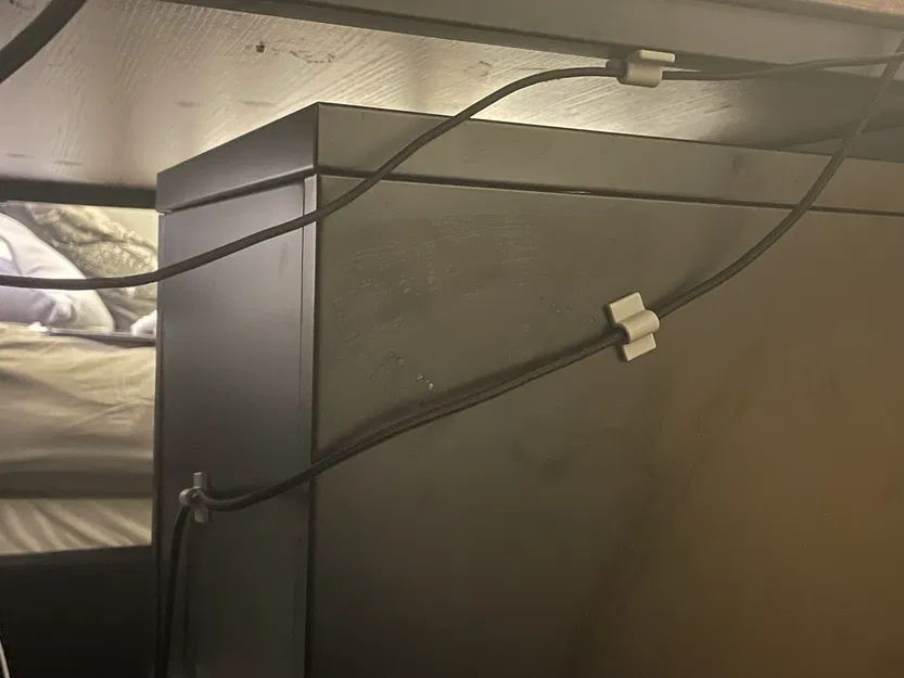 Bộ dẫn dây bàn làm việc cho USB/Lightning/Charger (Desk Cable Router) - Image 2