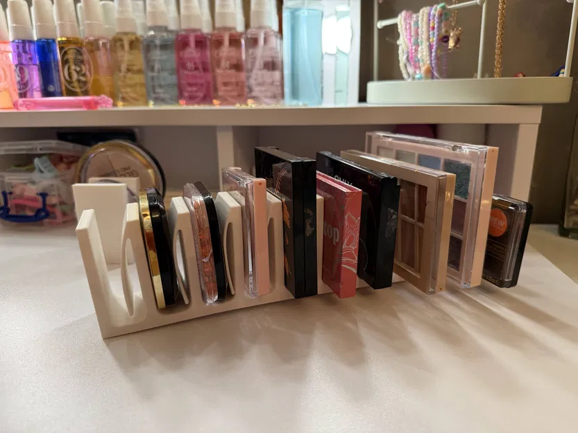 Kệ Sắp Xếp Bảng Phấn (Makeup Palette Organiser) - Image 1