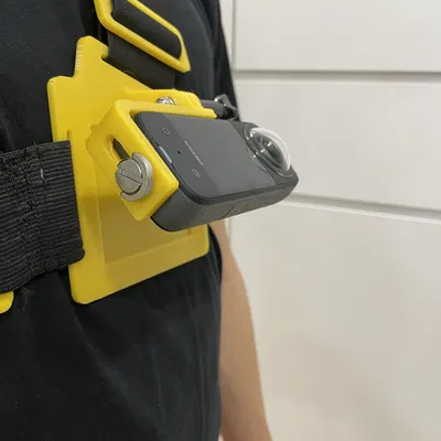 Giá đeo ngực ngang cho camera Insta360