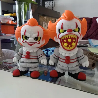 Pennywise flexible – Figure dẻo với 2 đầu thay thế