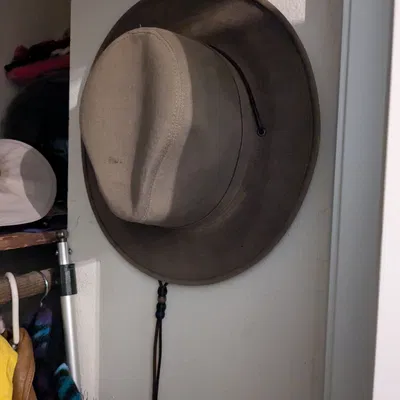 Móc treo nón kiểu Western gắn tường – “Vợ Duyệt”